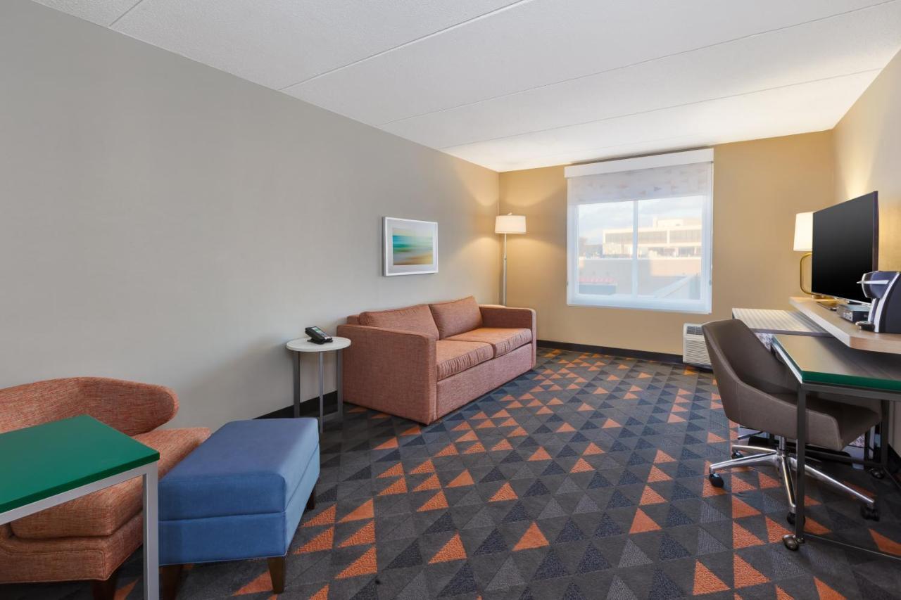 Holiday Inn Westbury-Long Island By Ihg Carle Place Exterior foto